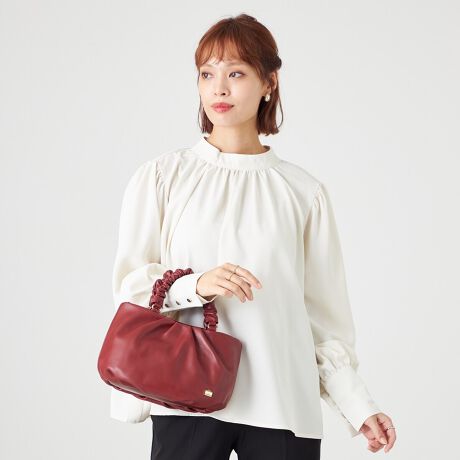 [^:B0084-01]yʂŏ_炩^b`̃V[vU[ґɎgp2wayg[gB{[ӎAV[OA^bNȂǂ̃eNjbNgݍ킹āA炵ۂ݂̂tHƕ\ʊyłfUCƂȂĂ܂BV[O񂹂nh́AVV̂悤ɃNVƂ킢炵ڂɁBňɏ_炩A₷̂Ɏdグ܂BV[vU[ґɎgpĂ܂Av̂yߏdȂ炸ÃXgXyĂ܂Bgpɖ邢CɂȂĂ悤ACt@Xi[JƗn͔zFɁBzۂƓTCYŁA}`ՂƂ邽ߌڈȏ̎[͂łBV_[obOƂĂgpۂ́Anh|Ă|PbgɎ[邱Ƃłg₷VvȈۂɂȂ܂BOc}Olbgt|Pbg~2cI[v|Pbg~1,t@Xi[|Pbg~1̐íAVRfށivjgpĂ܂BG▀Cɂߕ֐Fڂ肷邱Ƃ܂BӂBƖ̊֌WɂAۂFČꍇ܂B܂p\REX}[gtHȂǂ̊ɂA኱iƉ摜̃J[قȂꍇ܂B\߂B