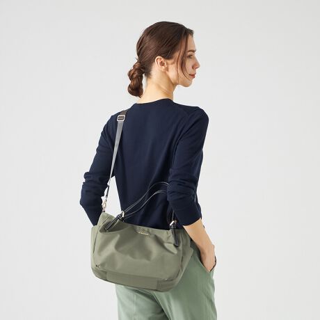 [^:B0087-03]ԓIȐlCACex[XɁALoXCNȃ|GXegpV[YBDڂ̑efނgp邱ƂŁAn̂邵ƂɂȂĂ܂BVGbg̓VvłAS[h̋ƉؚȃnhŃfBCNȃACeɁBRbg⃊l̑fނyʂɎdオĂ̂͂̈łB͂dl3w\ɂȂĂ܂̂ŁA[͂Ă܂Bėn͑N₩ȃJ[`CXAVѐŜy₩ȈۂɂȂĂ܂BOXgbv͎O\ł̂ŁAprX^C̕ωɍ킹ĊȒPɎς邱Ƃł܂BfC[[X͂AspobOƂĂgp܂BOcI[v|Pbg~2,t@Xi[|Pbg~1,I[v|Pbg~2cI[v|Pbg~1,t@Xi[|Pbg~1Ɩ̊֌WɂAۂFČꍇ܂B܂p\REX}[gtHȂǂ̊ɂA኱iƉ摜̃J[قȂꍇ܂B\߂B