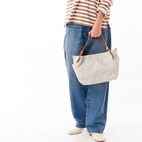 [^:B0087-03]ԓIȐlCACex[XɁALoXCNȃ|GXegpV[YBDڂ̑efނgp邱ƂŁAn̂邵ƂɂȂĂ܂BVGbg̓VvłAS[h̋ƉؚȃnhŃfBCNȃACeɁBRbg⃊l̑fނyʂɎdオĂ̂͂̈łB͂dl3w\ɂȂĂ܂̂ŁA[͂Ă܂Bėn͑N₩ȃJ[`CXAVѐŜy₩ȈۂɂȂĂ܂BOXgbv͎O\ł̂ŁAprX^C̕ωɍ킹ĊȒPɎς邱Ƃł܂BfC[[X͂AspobOƂĂgp܂BOcI[v|Pbg~2,t@Xi[|Pbg~1,I[v|Pbg~2cI[v|Pbg~1,t@Xi[|Pbg~1Ɩ̊֌WɂAۂFČꍇ܂B܂p\REX}[gtHȂǂ̊ɂA኱iƉ摜̃J[قȂꍇ܂B\߂B