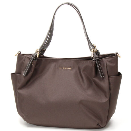 [^:B0087-03]ԓIȐlCACex[XɁALoXCNȃ|GXegpV[YBDڂ̑efނgp邱ƂŁAn̂邵ƂɂȂĂ܂BVGbg̓VvłAS[h̋ƉؚȃnhŃfBCNȃACeɁBRbg⃊l̑fނyʂɎdオĂ̂͂̈łB͂dl3w\ɂȂĂ܂̂ŁA[͂Ă܂Bėn͑N₩ȃJ[`CXAVѐŜy₩ȈۂɂȂĂ܂BOXgbv͎O\ł̂ŁAprX^C̕ωɍ킹ĊȒPɎς邱Ƃł܂BfC[[X͂AspobOƂĂgp܂BOcI[v|Pbg~2,t@Xi[|Pbg~1,I[v|Pbg~2cI[v|Pbg~1,t@Xi[|Pbg~1Ɩ̊֌WɂAۂFČꍇ܂B܂p\REX}[gtHȂǂ̊ɂA኱iƉ摜̃J[قȂꍇ܂B\߂B