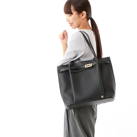 [^:B0088-01]uh̃ACRuЂ˂vtgɔztFCNU[g[gobOBA4TCYeʂŁAʋ΂ʊwɂ҂̃ACełBobO{̂ƓCjO͈قȂJ[̑gݍ킹ɂȂĂAgpɖ邢CɂȂĂ悤ɑI肵܂B̐F邢̂ŁAobO̒ŏT₷ƂbgB3w\ɂȂĂA|PbgtĂ邽߁AA4ނt@CȂǂ̑傫߂̕X}[gtHnJ`EbvȂǂ̏߂̕܂ŐĎ[ł܂BfC[[X͂łAX[cX^CɂgpfUCł̂ŁAוȂ肪ȃIP[WV[ł劈BOc}Olbgt|PbgijcI[v|Pbg~Q,t@Xi[|Pbg~1Ɩ̊֌WɂAۂFČꍇ܂B܂p\REX}[gtHȂǂ̊ɂA኱iƉ摜̃J[قȂꍇ܂B\߂B