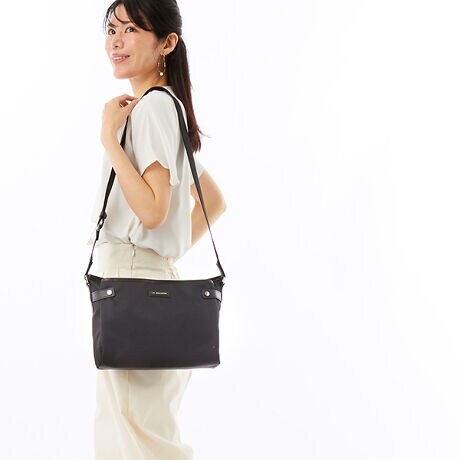 [^:B0086-02]VvŃx[VbNȃACe葵V[YBcCiC̏iȌ򊴂ꂽۂłBlXȗprV[ɍ킹āA~jV_[Eg[gEbNTCYႢłpӂ܂BgĂĂۂɂy݂悤ɁA͊ăoCJ[ŎdグĂ܂BN₩ŔFǂiCfނƃTCNU[gݍ킹ĂAJWAɂȂ肷rWlXV[₫ꂢ߂ȃX^CłaȂg܂BiCfނɂ͝H{Ă邽߁A}ȉJɑĂ܂ĂSB|Pbg3w\ŁAnJ`pXP[XȂǂ̂Ǝod邱Ƃ\łBꌩRpNgłA߂̃m[gⒷzA500mlybg{g[ł̂ŁALV[Ŋ􂵂܂BOc}Olbgt|Pbg~2cI[v|Pbg~2,t@Xi[|Pbg~1H{fނgpĂ܂ADt@Xi[ȂǂZ\܂B܂AH͉ivIȂ̂ł͂܂̂łӂBƖ̊֌WɂAۂFČꍇ܂B܂p\REX}[gtHȂǂ̊ɂA኱iƉ摜̃J[قȂꍇ܂B\߂B