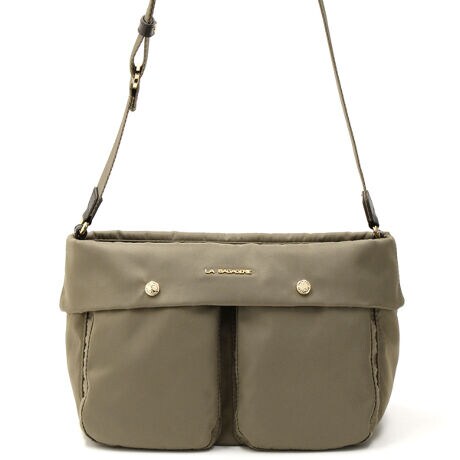 [^:B0092-01]2̃tg|Pbg|CǵA\tgȃbNX2wayV_[BVvȌڂŗlXȃV[ō킹₷A@\IȃACełBH{iCfނCɂĂ܂̂ŏʂ̉J≘ɋAyďvłB͂Rw\ɂȂĂA̐ɂ҂ȎdlɁBuh60NɊ悳ꂽfj[AV[YłBOc}Olbgt|Pbg~2,t@Xi[|Pbg~1,}Olbgt|Pbg~2cI[v|Pbg~2,t@Xi[|Pbg~1H{fނgpĂ܂ADt@Xi[ȂǂZ\܂B܂AH͉ivIȂ̂ł͂܂̂łӂBƖ̊֌WɂAۂFČꍇ܂B܂p\REX}[gtHȂǂ̊ɂA኱iƉ摜̃J[قȂꍇ܂B\߂B