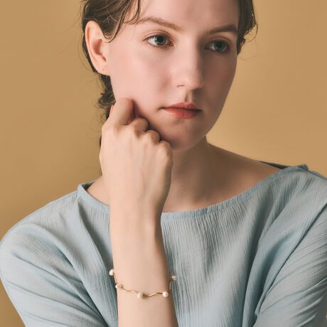 Eva Hanusova for agete （エヴァハヌソヴァフォーアガット 