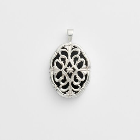 [^ԁF10252117140]uh35NLO̕ŁE`[BVo[̓g̒ɃubNJZhj[߂ꂽA݊̂Vo[`[B2003N̔̓ÕfUCׁAo[Vu`[ƂĂg悤ɃfUCĂ܂B VR΂VRfނgpĂ̂́ATCYEFËႢA኱̏A̗LȂǂɌ̍܂B\߂B