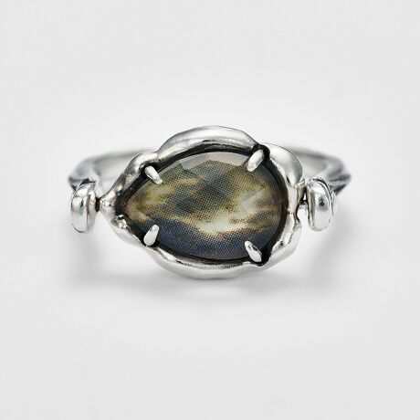 [^ԁF10253111406]ƋP[YJbg̃NH[cɁAދ̏i߂ʂƁAz̃GlM[悤ȔgF̃K[lbg̖ʁBƈقȂӂ̃[hAo[VuŊy߂郊OłBӂ̖ʂꂼ邽߁AԂɃVo[ƃNH[c̔v[gݍ񂾓ʂȐ΂gpĂ܂BΘg͉_̂悤ȏ_炩ȃtHx[XɁAVo[̃^bNȎƂ肰ȂH{A[hȕ\Ɏdグ܂BVR΂VRfނgpĂ̂́ATCYEFËႢA኱̏A̗LȂǂɌ̍܂B\߂BK[lbǵAܗ߁î蕹pjł̂Őɂ͂ӉBÔH͌̍܂B]̌ł͌̍܂BifUC̓sANH[cʂwɌƎۂ̍኱߂ȒpƂȂ܂BiK[lbgʂwɌԂŋLڒʂ̍ł̒pjTCYsB