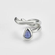 アガット(agete)のシルバーアイオライトイヤーカフ