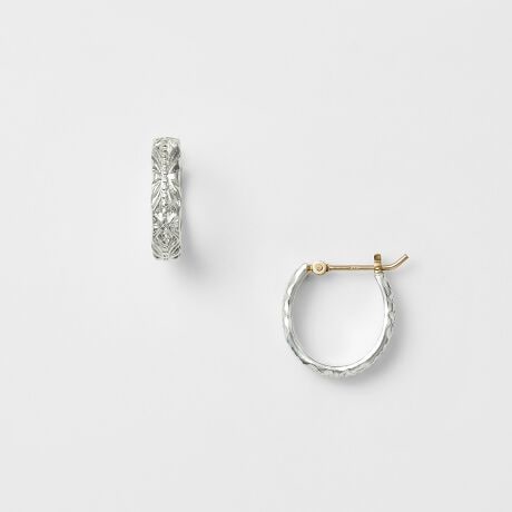 [^ԁF10253112319]OZ[ ƓfUCŁAVo[J[̃sAXoꂵ܂B͗lłTCYiS/LjƃtḦႢňۂ傫ςASTCY͎ɉRpNgȃEhtHBBe[Wƃ_ȂЂ˂fUCŁAÒŌ悤ȁÂ镵͋C͂łBSVfނ̔ɃvXHŖ͗l𗧑̓IɎ{ƂŁAʂ܂ŔfUCAǂ̊px猩Ăx̍dオB܂ɒ悢{[Yt[vsAX́AAE^[𒅂G߂ɂfACełB@