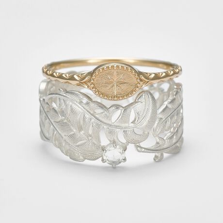 [^ԁF10254127799]VOlbgOx[XɁAd˕ty݂ZbgOBVOlbgÓAÂg̏؁hƂĎgẮBɁA`[tɂF̈݁AÂȊ肢߂܂B}bgȒnɒ荞܂ꂽ}[Nڂ܂Bd˕t̃ÓAy₩ɕH`[tɂfUCBLȂwɎRɓށARȃAEgC͂łBɏċ𕑂Ĥ悤ɁAȂ₩ŁAǂ܂ły₩B̃tHɂ́AgS̎RhƂRZvg߂Ă܂B̒ɁA肰ȂFZBȑz߂OAȂ̕ɊY܂BVR΂VRfނgpĂ̂́ATCYEFËႢA኱̏A̗LȂǂɌ̍܂B\߂BTCYsB