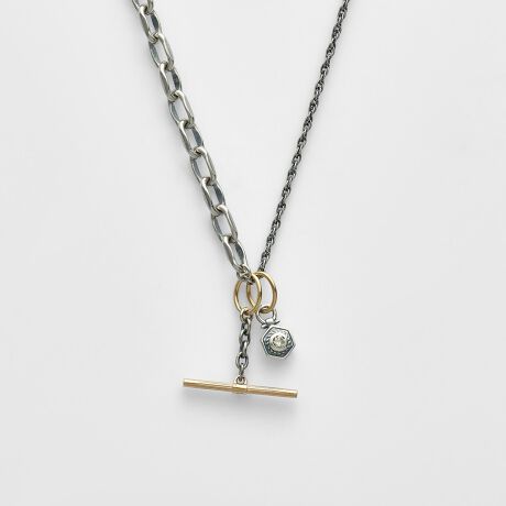 [^ԁF10254127471]2̃`[ZbgɂȂlbNX́AVvȂʂȃR[fBl[gy߂ACeBZp`̃tHۓIȃ_Ch`[́AREɂ钲aƈ̏ےBȊ̌AT̍bȂǁAoX̎ꂽhĂ܂B̃o[^`[ɂ́AsAX`[gݍ킹dlŁAX^CO̕ɍL܂BfUC̈ꕔƂĎdグĂ邽߁Aǂ̖ʂ𐳖ʂɂĂX^CbVɌ܂̂́BЂƂ̃lbNXVFAĎgĂłARȔzl܂ʂȃACeBɊYȂAƗVѐSoĂiłBVR΂VRfނgpĂ̂́ATCYEFËႢA኱̏A̗LȂǂɌ̍܂B\߂BÔH͌̍܂B