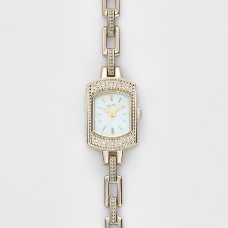 [^ԁF10254120810]AKbgȂł͂̃fUCƁA݂̗ǂVpS[hJ[AtFCXɃ_Ch𗯂߂NXȎvłBV[vƋȐgݍ킽tH́A炵ƗD\Ă܂Bʂȓł͂ȂAăJWAȃR[fBl[gɍ킹ĒĂfGȃfUCłBx̍[ugɂASĒp܂BVR΂VRfނgpĂ̂́ATCYEFËႢA኱̏A̗LȂǂɌ̍܂B\߂BP[Xƃxg̓Vo[AWƃ[Y̓XeXgpĂ܂BbL{Ă܂̂ŁAeiX͌܂̓ĂȂ_炩zgpBvɗ\ߑgݍ܂ĂdŕAHo׎ɋ@\␫\mFׂ̃j^[pdrƂȂĂ܂Bj^[pdrɂdȑꍇɂAグ1NԖƂȂ܂Bグ[iƔ̔ؖƕۏ؏͂茳ɂĕۊǂ܂悤肢\グ܂BP[XFSV(uES[hbL)WA[YFXeX(uES[hbL)xgFSV(uES[hbL)΁F_Chi0.066ctjhF~lKXՁF^J+L