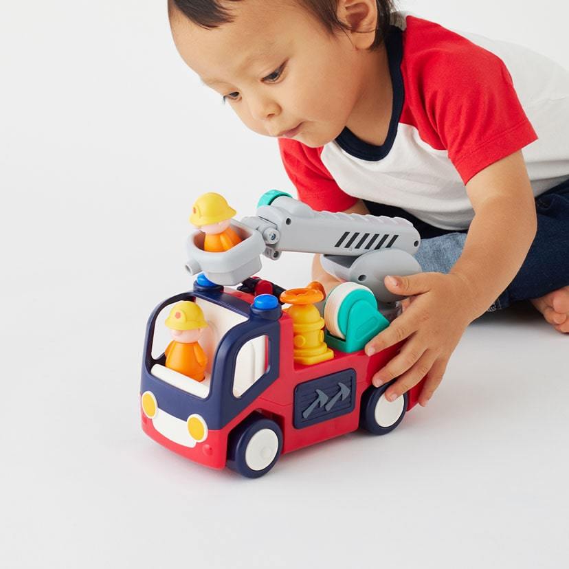 Hola Toys オラトイズ】音がいっぱい！自分で走るしょうぼうしゃ