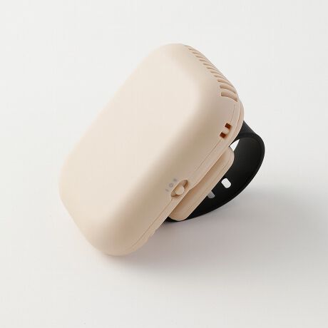 [^:CKBH05409]Ă̕Ђxr[J[̏΍ɁBxr[J[ЂɂȒPŒB{̂360x]̂ŕR݂łBʂ2iKŒ߉\BAEghAɂ҂J[@񉺂@ƂĂ}`Ɏg܂BP3dr2{gpidr͕ʔjAgp 10ԁyt@z 1.xgŒ {̂OAxgo[⌨XgbvɌŒ肵܂Ba1.34.5cm ɑΉ 2.{̂̎t {̂^b`{^J`bƉ܂ō݂܂BOۂ́A{^ȂO܂Byӎzނ͊JAɎ̂ĂĂBq܂̌AAs̎̂ɂȂ邨ꂪ܂Bp[cL܂Bq܂댯܂̂ŁA\ӂĂBgpAۊǂ̒ ی҂̖̕ڂ̓͂ꏊŎgpĂBq܂Ɏgpۂ͎ɎA񂩂炳o[XgbvɌŒĎgpĂB̂̈ꕔɃxgtĎgpȂłB𒼐ڊɓĂȂłBЂւ̎t́Aq܂ĂA{̂q܂ɓȂʒuɌŒ肵ĂBq܂~낷ۂ́Aɖ{̂ЂOĂBԎgpȂłBjEό`i͎gpȂłBgpȂ͖{́AxgŒӏOAq܂̎̓͂ȂꏊɕۊǂĂB΋Cg[ɋ߂ÂȂłBɂʂ炳ȂłB dr̔MAjAtR̂ꂠ dr̎tAO͕ی҂̕sĂBdrJo[͊mɕ߂ĂB[ddr͎gpȂłBÂdrƐVdrAقȂނ̓dr܂ĎgpȂłB{|ivX}CiXj𐳂tĂBԎgpȂꍇ́AdrOĂBdr͈ݍނƑϊ댯łBq܂̎̓͂ȂƂɕۊǂĂBAݍ񂾏ꍇ́AɈtɑkĂBAdrRꂽtڂɓ͂ɑʂ̐Ő􂢁AtɑkĂB畆╞ɕt͐ŐĂBdrV[gA[dAAMA΂␅̒ɓȂłBdr̔ṕÂ̔p̎wɏ]ĂBFEfUC͗\ȂύXꍇ܂̂łBxg͌a1.3cm4.5cmɌŒł܂Bxr[J[Ђ̎ނɂĖ{itłȂꍇ܂B yAgpԁz 10ԁiPRAJdrQ{gpj