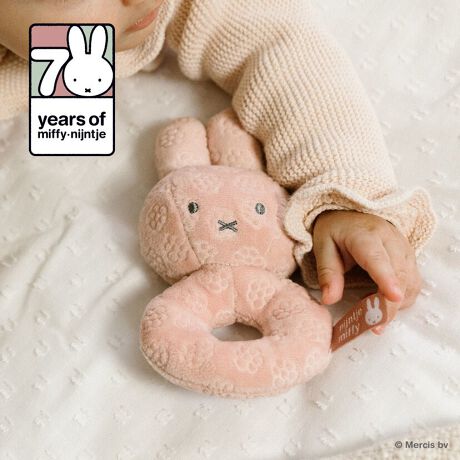 [^:TYLITNIJN887]70NAjo[T[i~btB[70NLOV[YoBԂɂꂵDSn͂̂܂܂ɁAt[^ꂽnXyVՂIO[̎hJŏ_炩Ȉۂ̊痧BȂ߂炩ȔBȂq܂̎łȒPɂނƂłxr[gB~btB[𓮂тɁAxr[DȃJJ܂B\tgȎ肴ƏȃTCY̓t@[XggCɂ҂łByΏ۔Nz񂶂傤yiTCYzW 8 cm ~ D 5 cm ~ H 16.50 cmy@zł܂Bi̐\ɏ]ĂĂBAR[܂ޏۃV[gŐi@ȂłBϐFAό`Ȃǐi򉻂\܂Byӎzی҂̖ڂ̓͂ꏊłgpBjAό`i͎gpȂłB{̗prȊOɂ͎gpȂłB΋Cg[ɋ߂ÂȂłBygp̒Ӂzނ͊JAɎ̂ĂĂBq܂̌AȂǕs̎̂ɂȂ邨ꂪ܂BԂAAGꂽ܂܂ŕuꍇÂ̂ɐFt邨ꂪ܂̂łӂBAAxω̌ꏊĕۊǂĂBidl͗\ȂύXꍇ܂B{戵͂q܂̎̓͂ȂꏊɕۊǂĂB