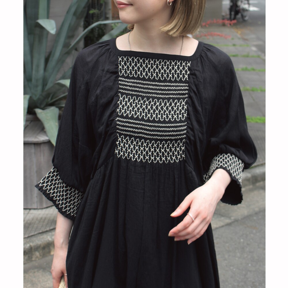 クロスアンドクロス　スモッキング刺繍ワンピース クロスアンドクロススモッキング刺繍ワンピース