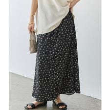 ラビアンジェ(LAVEANGE)の花柄プリントセミフレアスカート