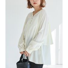 バックフリルブラウス