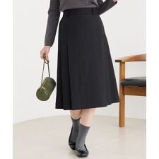 ラビアンジェ(LAVEANGE)のタックプリーツミディスカート