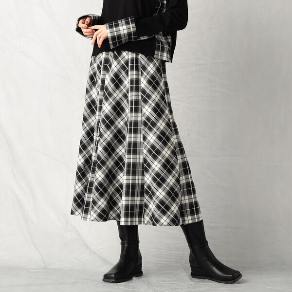 絶妙に柄をくずしたタータンチェック フレアースカート / セットアップ
