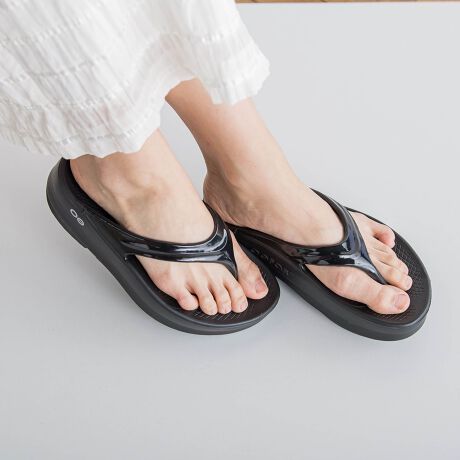 [^ԁF3823-52003]OOFOS̑lCԃfBOOfoamƌĂ΂郆j[Nȑfނɂ̐^̍xtH[BƎ̃tbgxbh݌vɂAGA񂻂̑̊֐߂ւ̃XgXy܂BTCY:W6(23cm)/W7(24cm)f: Y: xgii: 2000440050211:܂gpA̓^IhC܂͉AĉBɂȂꏊł̒pAۊǂ͂߂B̎gpAhC͔ĂBό`̋ꂪ܂BACeTCYTCYUKEU{TCYM4/W6(23cm)M4/W63722.5`23cmM5/W7(24cm)M5/W73823.5~24cmJ[x[WFNomadubNFBlack