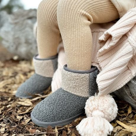 [^:K13250]ql̂Spb`[NfUC̃LbYu[cB炵ڂƒgKȗSnŊG߂̂ql̑ʂ܂BӂӂƂefBxÂ悤ȃAbp[ڂɂ炵GQłBZfރCjOƃtbgxbgɂ́AEMU AustraliãI[XgAmE[ґɍ̗pĂ܂BDꂽۉƒʋCőgۂȂɂKȗSn񋟂܂ByʂŃNbVɗDꂽSoft EVA~bh\[Ȃql̑ւ̕SyAKȕsT|[g܂B