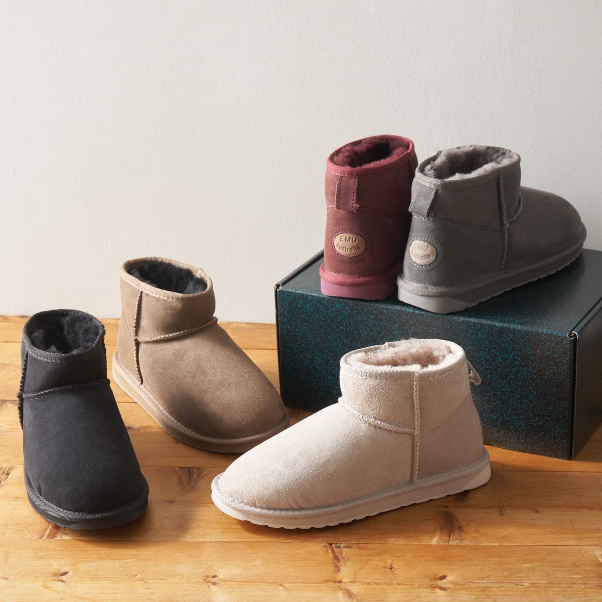 新品☆emu エミュ ボア ブーツ スティンガー マイクロ UGG-