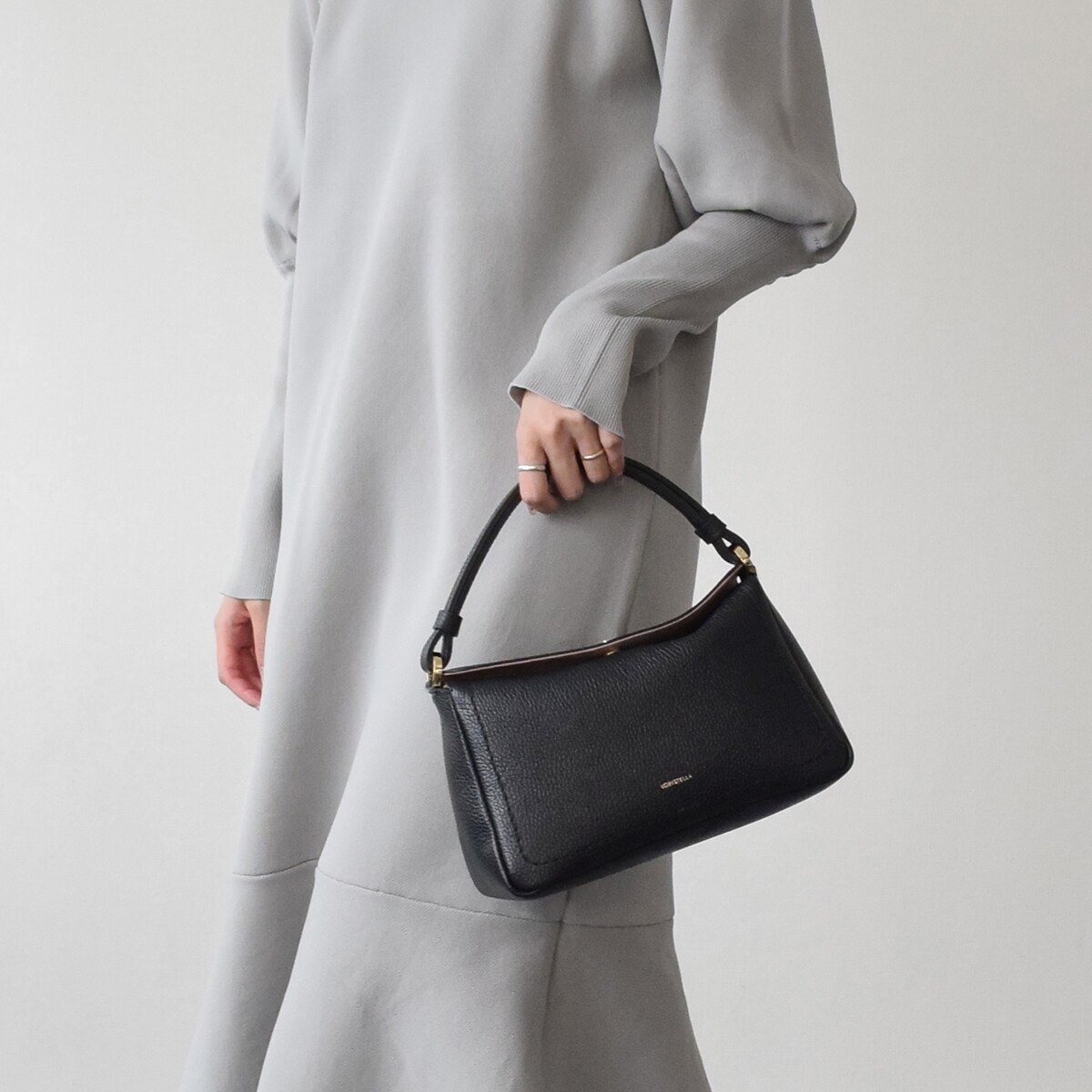 ロリステッラ（LORISTELLA）/LORISTELLA◆ミディアムサイズシュリンクレザーバッグ LORISTELLA◇シュリンクレザーミディアムサイズバッグ | ロリステッラ