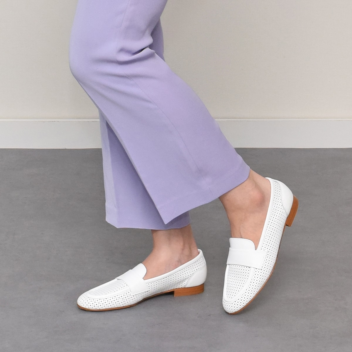 LUCA GROSSI◇1.8cmヒール◇ラウンドトウパンチングレザーローファー