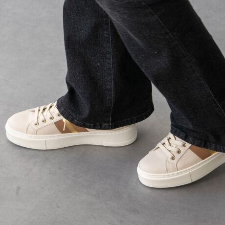 25N717AiύXv܂B[^:L45001]`IȃeNjbNÃghӎCɒ]W߂Luca Grossi (J ObV)BCŎgSĂ̑fނIAfނ̎ACe̐X́A܂܂ȃCtX^CɂƊYĂuhłBCe[vڂXj[J[̓VvȃfUCŃfC[ɂg܂BCɕیV[\Ăꍇ܂Bp̍ۂ͔ĂgpB܂Ai̍ۂɕیV[ꕔꍇ܂B\߂BYߒɐLYꍇ܂B܂fނ̓A኱̐FACꂪꍇ܂A͑fނ̓ƂȂ܂B\߂BAɑjꍇ܂BTCYZ(\L)͂܂ŖڈƂȂ܂Bd:289g