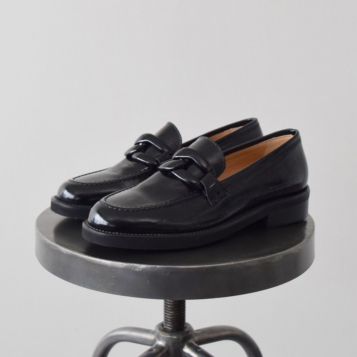 ルカ グロッシ（Luca Grossi）/LUCA GROSSI◆3cmヒール◆ラウンドトウチェーンビットローファー LUCA GROSSI◇3cmヒール◇ラウンドトウチェーンビットローファー