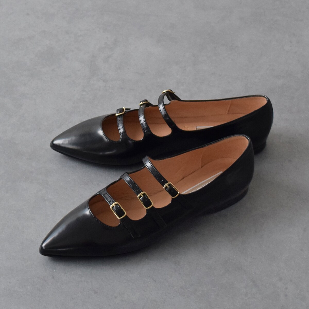 インターショシュール（INTER−CHAUSSURES）/INTER−CHAUSSURES◆1cmヒール◆ベルテッドフラットパンプス INTER-CHAUSSURES◇1cmヒール◇ベルテッドフラットパンプス | インター