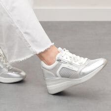 ブリジットバーキンセレクト(Bridget Birkin Select)のTamaris◆6cmヒール◆サイドジップ6cmヒールスニーカー