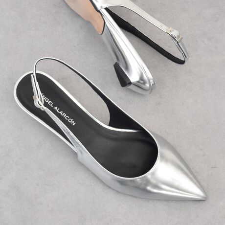 [^:D51302]ANGEL ALARCON (Aw AR)́AXyC̕wlCuhłB1999NɃX^[gfUC琶Y܂ňтăXyCōsĂ܂BɖASnǂ͓IȌC𗚂Ă炢ƂÔƁA݂ł̓[bp݂̂Ȃ炸AI[XgAAJi_A{ƓWJ𐢊E֍LĂ܂BƂtH̃|CebhgEobNohpvX́AVvȃfUCŗlXȃX^COɃ}b`ꑫłBCɕیV[\Ăꍇ܂Bp̍ۂ͔ĂgpB܂Ai̍ۂɕیV[ꕔꍇ܂BYߒɐLYꍇ܂B܂fނ̓A኱̐FACꂪꍇ܂A͑fނ̓ƂȂ܂B\߂BAɑjꍇ܂BBě̓ɂFČꍇ܂ B܂Aql̂gPCj^[X}[gtHʂȂǂ̊ɂFۂ̏iƈČꍇ܂BTCYZ(\L)͂܂ŖڈƂȂ܂Bd:152g