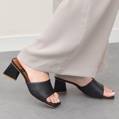 [^:D52306]ANGEL ALARCON (Aw AR)́AXyC̕wlCuhłB1999NɃX^[gfUC琶Y܂ňтăXyCōsĂ܂BɖASnǂ͓IȌC𗚂Ă炢ƂÔƁA݂ł̓[bp݂̂Ȃ炸AI[XgAAJi_A{ƓWJ𐢊E֍LĂ܂Bq[̌`󂪓IȃXNGAgẼ~[T_̓VvȃfUCŎg̗ǂꑫłBCɕیV[\Ăꍇ܂Bp̍ۂ͔ĂgpB܂Ai̍ۂɕیV[ꕔꍇ܂BYߒɐLYꍇ܂B܂fނ̓A኱̐FACꂪꍇ܂A͑fނ̓ƂȂ܂B\߂BAɑjꍇ܂BBě̓ɂFČꍇ܂ B܂Aql̂gPCj^[X}[gtHʂȂǂ̊ɂFۂ̏iƈČꍇ܂BTCYZ(\L)͂܂ŖڈƂȂ܂Bd:236g