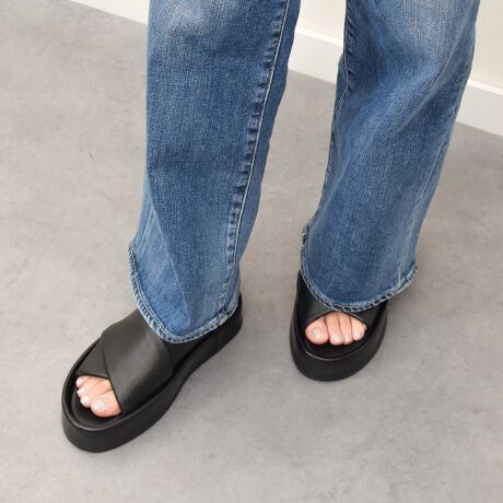 [^:E52125]JVAM(WF[BG[G)30N̗j"Leiner Shoes "2017NɒauhłBJVAM̃RNV͑_Ƒ@ׂAZIÂ炵ƃ~j}YAƂΏƓIȗvfZiō\̂IłBfUCi[̃L[EN[p[̓h_ɊĂAt@bV̕ɂāǍIŃj[NȃfUCŒڂĂ܂BAbp[͂ӂƂ\tgȃNXxgdlBVvȃfUCŗlXȃX^COɃ}b`ꑫłBCɕیV[\Ăꍇ܂Bp̍ۂ͔ĂgpB܂Ai̍ۂɕیV[ꕔꍇ܂BYߒɐLYꍇ܂B܂fނ̓A኱̐FACꂪꍇ܂A͑fނ̓ƂȂ܂B\߂BAɑjꍇ܂BBě̓ɂFČꍇ܂ B܂Aql̂gPCj^[X}[gtHʂȂǂ̊ɂFۂ̏iƈČꍇ܂BTCYZ(\L)͂܂ŖڈƂȂ܂Bd:247g