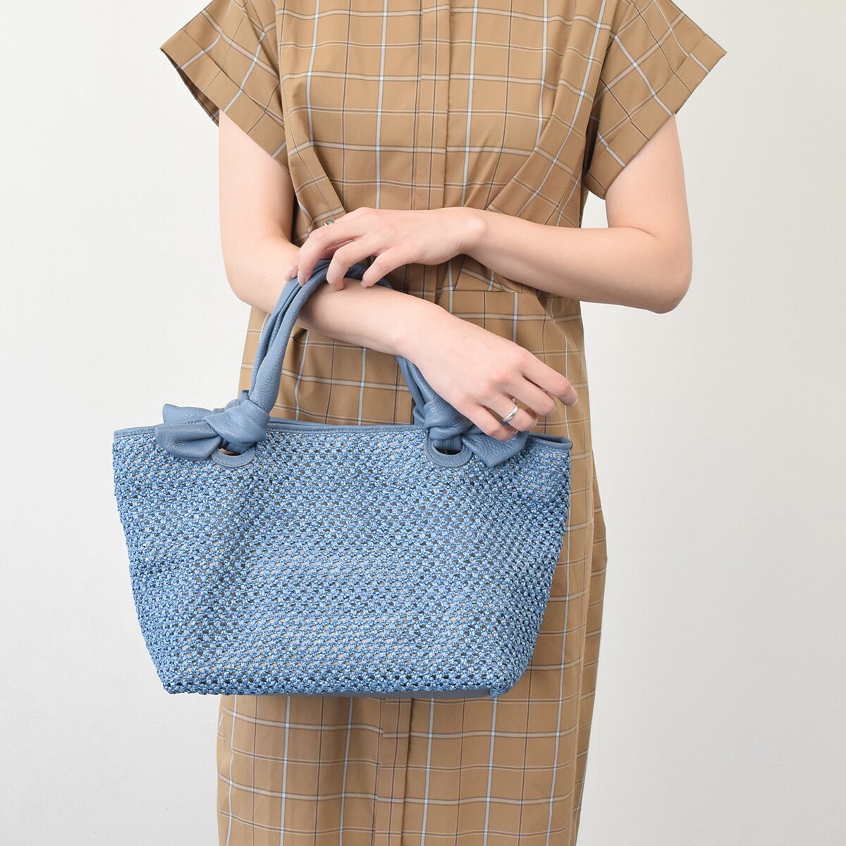 極美品◎Alma tonutti レザーハンドルメッシュバッグ　ハンドバッグ アルマトヌッティ ALMA TONUTTI レザーハンドルメッシュバッグ