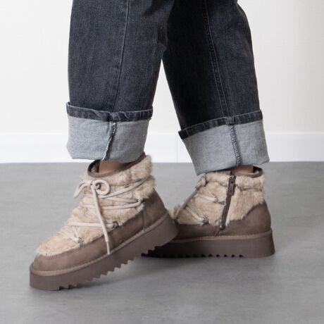 [^:455519]AE^[̃{[ɂȂ݊3.5cmq[̌V[gu[cBɃt@Xi[̂ŒE₷pIȃfUCBCjOƒ~ނ̓tFCNt@[ngpgu[cłBu^}Xv́A1967NhCcőnƁB70Ŏ舵鐢EIɐlC̘V܃uhBSn̂悳ɂANVJŐVgh܂ŕL|Ă܂BATTENTIONEVRfނgpĂꍇAL̂ɂ\܂Asǂł͂܂BCɂȂꍇ͕ʂ̗ǂꏊɒuĂƌy邩Ǝv܂̂łBEv̕\ʂ̓LYt₷ׁA舵ɂ͏\ɂӂBJȂǂŔGꂽꍇAFڂ肷ꍇ܂B܂v̕iێ̂߁AȂׂG炳Ȃ悤ӉBEYߒɐ鑽̃LYVꍇ܂B܂fނ̓A኱̐FCꂪꍇ܂Apɂ͖育܂BEAɑjꍇ܂iɉe͂܂BEBě̓ɂFČꍇ܂ B܂Aql̂gPCj^[X}[gtHʂȂǂ̊ɂFۂ̏iƈČꍇ܂BETCYZ(\L)͂܂ŖڈƂȂ܂B̌`ɂKTCY̌l܂B:12cm:25cmd:264g