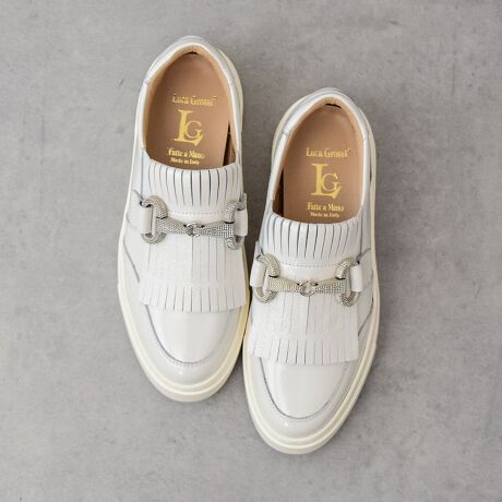 [^:L55103]`IȃeNjbNÃghӎCɒ]W߂Luca Grossi (J ObV)BCŎgSĂ̑fނIAfނ̎ACe̐X́A܂܂ȃCtX^CɂƊYĂuhłB݊̂rW[rbgۓIȃXb|Xj[J[łByʂŃNbVɗDꂽGNXgCg\[gpĂ܂BATTENTIONECɕیV[\Ăꍇ܂Bp̍ۂ͔ĂgpB܂Ai̍ۂɕیV[ꕔꍇ܂BEVRfނgpĂꍇAL̂ɂ\܂Asǂł͂܂BCɂȂꍇ͕ʂ̗ǂꏊɒuĂƌy邩Ǝv܂̂łBEv̕\ʂ̓LYt₷ׁA舵ɂ͏\ɂӂBJȂǂŔGꂽꍇAFڂ肷ꍇ܂B܂v̕iێ̂߁AȂׂG炳Ȃ悤ӉBEYߒɐ鑽̃LYVꍇ܂B܂fނ̓A኱̐FCꂪꍇ܂Apɂ͖育܂BEAɑjꍇ܂iɉe͂܂BEBě̓ɂFČꍇ܂ B܂Aql̂gPCj^[X}[gtHʂȂǂ̊ɂFۂ̏iƈČꍇ܂BETCYZ(\L)͂܂ŖڈƂȂ܂B̌`ɂKTCY̌l܂Bd:317g