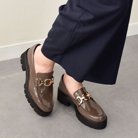 [^:D51619]PASCUCCIipXNb`j̓tBcFɂ郍[t@[EJVӂȃt@Ng[łB܂łRtH[gd،^́ANbVC\[AVIBRAM(ru)\[ATPbg@ȂǂŖV[YiBghYȂfUClCłByɂ`̃GNXgCg\[̗pAƂĂ₷݌vɂȂĂ܂BATTENTIONECɕیV[\Ăꍇ܂Bp̍ۂ͔ĂgpB܂Ai̍ۂɕیV[ꕔꍇ܂BEVRfނgpĂꍇAL̂ɂ\܂Asǂł͂܂BCɂȂꍇ͕ʂ̗ǂꏊɒuĂƌy邩Ǝv܂̂łBEv̕\ʂ̓LYt₷ׁA舵ɂ͏\ɂӂBJȂǂŔGꂽꍇAFڂ肷ꍇ܂B܂v̕iێ̂߁AȂׂG炳Ȃ悤ӉBEYߒɐ鑽̃LYVꍇ܂B܂fނ̓A኱̐FCꂪꍇ܂Apɂ͖育܂BEAɑjꍇ܂iɉe͂܂BEBě̓ɂFČꍇ܂ B܂Aql̂gPCj^[X}[gtHʂȂǂ̊ɂFۂ̏iƈČꍇ܂BETCYZ(\L)͂܂ŖڈƂȂ܂B̌`ɂKTCY̌l܂Bd:309g