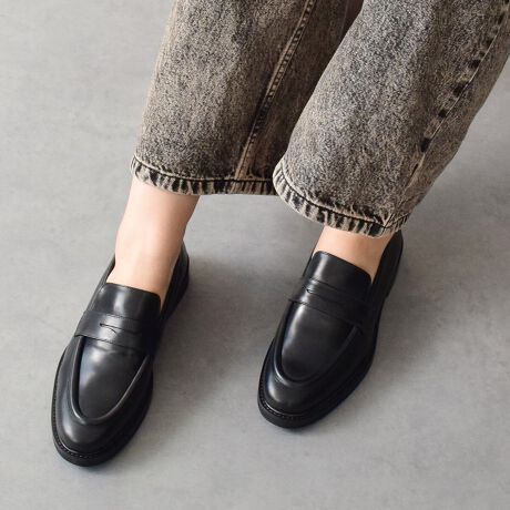 [^:D51620]PASCUCCIipXNb`j̓tBcFɂ郍[t@[EJVӂȃt@Ng[łB܂łRtH[gd،^́ANbVC\[AVIBRAM(ru)\[ATPbg@ȂǂŖV[YiBghYȂfUClCłBx[VbNȃfUCŃfC[ɎgĂ܂BATTENTIONECɕیV[\Ăꍇ܂Bp̍ۂ͔ĂgpB܂Ai̍ۂɕیV[ꕔꍇ܂BEVRfނgpĂꍇAL̂ɂ\܂Asǂł͂܂BCɂȂꍇ͕ʂ̗ǂꏊɒuĂƌy邩Ǝv܂̂łBEv̕\ʂ̓LYt₷ׁA舵ɂ͏\ɂӂBJȂǂŔGꂽꍇAFڂ肷ꍇ܂B܂v̕iێ̂߁AȂׂG炳Ȃ悤ӉBEYߒɐ鑽̃LYVꍇ܂B܂fނ̓A኱̐FCꂪꍇ܂Apɂ͖育܂BEAɑjꍇ܂iɉe͂܂BEBě̓ɂFČꍇ܂ B܂Aql̂gPCj^[X}[gtHʂȂǂ̊ɂFۂ̏iƈČꍇ܂BETCYZ(\L)͂܂ŖڈƂȂ܂B̌`ɂKTCY̌l܂Bd:247g