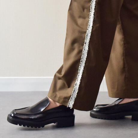 [^:D51622]PASCUCCIipXNb`j̓tBcFɂ郍[t@[EJVӂȃt@Ng[łB܂łRtH[gd،^́ANbVC\[AVIBRAM(ru)\[ATPbg@ȂǂŖV[YiBghYȂfUClCłBx[VbNȃfUCŃfC[ɎgĂ܂BATTENTIONECɕیV[\Ăꍇ܂Bp̍ۂ͔ĂgpB܂Ai̍ۂɕیV[ꕔꍇ܂BEVRfނgpĂꍇAL̂ɂ\܂Asǂł͂܂BCɂȂꍇ͕ʂ̗ǂꏊɒuĂƌy邩Ǝv܂̂łBEv̕\ʂ̓LYt₷ׁA舵ɂ͏\ɂӂBJȂǂŔGꂽꍇAFڂ肷ꍇ܂B܂v̕iێ̂߁AȂׂG炳Ȃ悤ӉBEYߒɐ鑽̃LYVꍇ܂B܂fނ̓A኱̐FCꂪꍇ܂Apɂ͖育܂BEAɑjꍇ܂iɉe͂܂BEBě̓ɂFČꍇ܂ B܂Aql̂gPCj^[X}[gtHʂȂǂ̊ɂFۂ̏iƈČꍇ܂BETCYZ(\L)͂܂ŖڈƂȂ܂B̌`ɂKTCY̌l܂Bd:270g