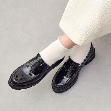 [^:D51625]PASCUCCIipXNb`j̓tBcFɂ郍[t@[EJVӂȃt@Ng[łB܂łRtH[gd،^́ANbVC\[AVIBRAM(ru)\[ATPbg@ȂǂŖV[YiBghYȂfUClCłByɂ`̃GNXgCg\[gpEhgE[t@[́AVvȃfUCȂ̂Œg܂BATTENTIONECɕیV[\Ăꍇ܂Bp̍ۂ͔ĂgpB܂Ai̍ۂɕیV[ꕔꍇ܂BEVRfނgpĂꍇAL̂ɂ\܂Asǂł͂܂BCɂȂꍇ͕ʂ̗ǂꏊɒuĂƌy邩Ǝv܂̂łBEv̕\ʂ̓LYt₷ׁA舵ɂ͏\ɂӂBJȂǂŔGꂽꍇAFڂ肷ꍇ܂B܂v̕iێ̂߁AȂׂG炳Ȃ悤ӉBEYߒɐ鑽̃LYVꍇ܂B܂fނ̓A኱̐FCꂪꍇ܂Apɂ͖育܂BEAɑjꍇ܂iɉe͂܂BEBě̓ɂFČꍇ܂ B܂Aql̂gPCj^[X}[gtHʂȂǂ̊ɂFۂ̏iƈČꍇ܂BETCYZ(\L)͂܂ŖڈƂȂ܂B̌`ɂKTCY̌l܂Bd:290g