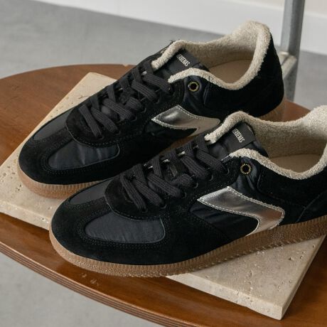 [^:E55007]E悷ׂĂXyCōsAuXyC琢EփV[YL߂vƂv̋uhAVERBENAS(xxiX)BI[nhCĥȍƁAXyC̑ẑ悤ȑN₩ȃJ[OAnĈ̕悤Ȃ₩ȃfUC͂łBK\[Iȃ[JbgXj[J[́Ax[VbNŖÔȂfUCȂ̂ŁAg܂BATTENTIONEVRfނgpĂꍇAL̂ɂ\܂Asǂł͂܂BCɂȂꍇ͕ʂ̗ǂꏊɒuĂƌy邩Ǝv܂̂łBEv̕\ʂ̓LYt₷ׁA舵ɂ͏\ɂӂBJȂǂŔGꂽꍇAFڂ肷ꍇ܂B܂v̕iێ̂߁AȂׂG炳Ȃ悤ӉBEYߒɐ鑽̃LYVꍇ܂B܂fނ̓A኱̐FCꂪꍇ܂Apɂ͖育܂BEAɑjꍇ܂iɉe͂܂BEBě̓ɂFČꍇ܂ B܂Aql̂gPCj^[X}[gtHʂȂǂ̊ɂFۂ̏iƈČꍇ܂BETCYZ(\L)͂܂ŖڈƂȂ܂B̌`ɂKTCY̌l܂Bd:280g