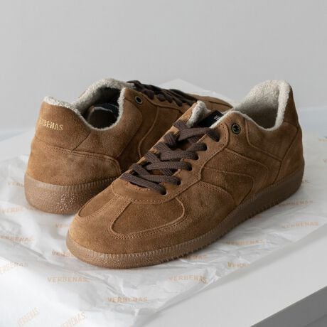 [^:E55007]E悷ׂĂXyCōsAuXyC琢EփV[YL߂vƂv̋uhAVERBENAS(xxiX)BI[nhCĥȍƁAXyC̑ẑ悤ȑN₩ȃJ[OAnĈ̕悤Ȃ₩ȃfUC͂łBK\[Iȃ[JbgXj[J[́Ax[VbNŖÔȂfUCȂ̂ŁAg܂BATTENTIONEVRfނgpĂꍇAL̂ɂ\܂Asǂł͂܂BCɂȂꍇ͕ʂ̗ǂꏊɒuĂƌy邩Ǝv܂̂łBEv̕\ʂ̓LYt₷ׁA舵ɂ͏\ɂӂBJȂǂŔGꂽꍇAFڂ肷ꍇ܂B܂v̕iێ̂߁AȂׂG炳Ȃ悤ӉBEYߒɐ鑽̃LYVꍇ܂B܂fނ̓A኱̐FCꂪꍇ܂Apɂ͖育܂BEAɑjꍇ܂iɉe͂܂BEBě̓ɂFČꍇ܂ B܂Aql̂gPCj^[X}[gtHʂȂǂ̊ɂFۂ̏iƈČꍇ܂BETCYZ(\L)͂܂ŖڈƂȂ܂B̌`ɂKTCY̌l܂Bd:280g