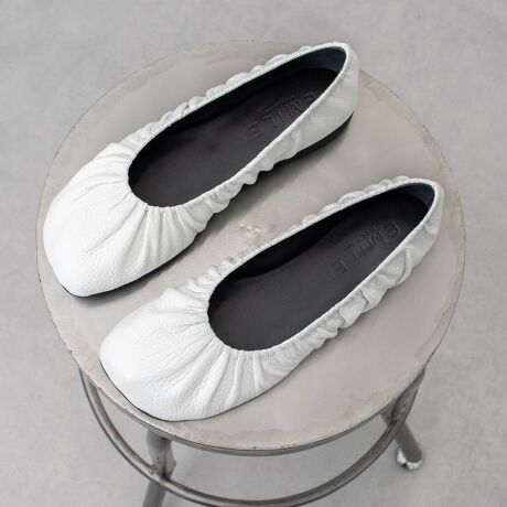 [^:E51503]EMILE(G~) C^A FlgB nCuh̐n Xgɂt@Ng[uh IȋZpɗDꤐVC𐁂ރt@bV_̐i͒ڂɒl܂B{̌`ɋ߂Iu[NgE̗pMU[tbgoGV[ÝAƂSnłBATTENTIONECɕیV[\Ăꍇ܂Bp̍ۂ͔ĂgpB܂Ai̍ۂɕیV[ꕔꍇ܂BEVRfނgpĂꍇAL̂ɂ\܂Asǂł͂܂BCɂȂꍇ͕ʂ̗ǂꏊɒuĂƌy邩Ǝv܂̂łBEv̕\ʂ̓LYt₷ׁA舵ɂ͏\ɂӂBJȂǂŔGꂽꍇAFڂ肷ꍇ܂B܂v̕iێ̂߁AȂׂG炳Ȃ悤ӉBEYߒɐ鑽̃LYVꍇ܂B܂fނ̓A኱̐FCꂪꍇ܂Apɂ͖育܂BEAɑjꍇ܂iɉe͂܂BEBě̓ɂFČꍇ܂ B܂Aql̂gPCj^[X}[gtHʂȂǂ̊ɂFۂ̏iƈČꍇ܂BETCYZ(\L)͂܂ŖڈƂȂ܂B̌`ɂKTCY̌l܂Bd:137g