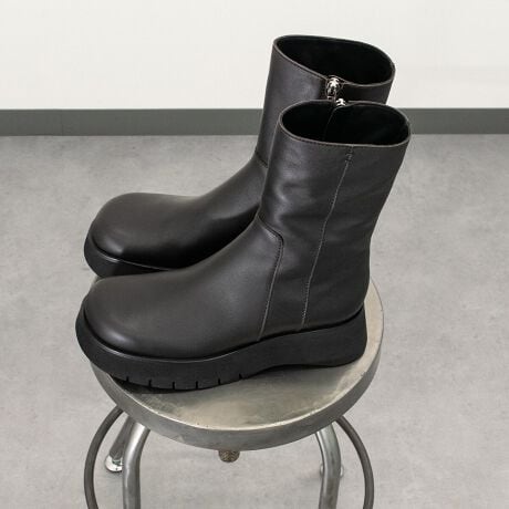 [^:E53005]EMILE(G~) C^A FlgB nCuh̐n Xgɂt@Ng[uh IȋZpɗDꤐVC𐁂ރt@bV_̐i͒ڂɒl܂B{̌`ɋ߂Iu[NgE̗pV[gu[ćAƂSnłB\[͌yʂŃNbVɗDꂽEVAfނ̗pĂ܂BATTENTIONECɕیV[\Ăꍇ܂Bp̍ۂ͔ĂgpB܂Ai̍ۂɕیV[ꕔꍇ܂BEVRfނgpĂꍇAL̂ɂ\܂Asǂł͂܂BCɂȂꍇ͕ʂ̗ǂꏊɒuĂƌy邩Ǝv܂̂łBEv̕\ʂ̓LYt₷ׁA舵ɂ͏\ɂӂBJȂǂŔGꂽꍇAFڂ肷ꍇ܂B܂v̕iێ̂߁AȂׂG炳Ȃ悤ӉBEYߒɐ鑽̃LYVꍇ܂B܂fނ̓A኱̐FCꂪꍇ܂Apɂ͖育܂BEAɑjꍇ܂iɉe͂܂BEBě̓ɂFČꍇ܂ B܂Aql̂gPCj^[X}[gtHʂȂǂ̊ɂFۂ̏iƈČꍇ܂BETCYZ(\L)͂܂ŖڈƂȂ܂B̌`ɂKTCY̌l܂B:20.5cm:25cmd:385g