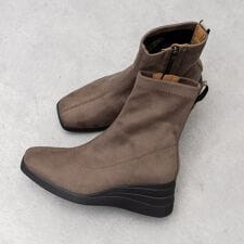 bussola◆6.5cmヒール◆撥水スクエアトゥウェッジヒールブーツ