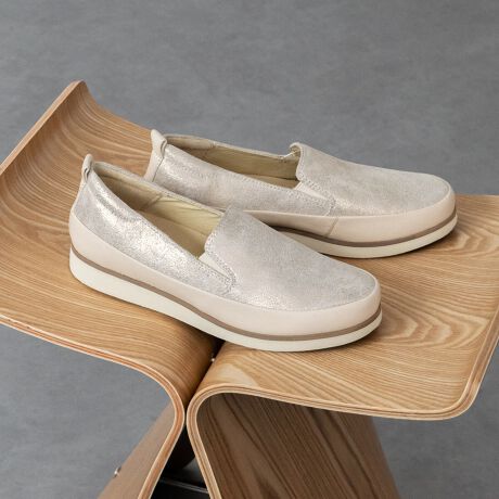 [^:955807]ʂo[fނȂ̂ŊɂAH̖{vXb|Xj[J[BE₷fUCŁAfC[ɂsɂ߂łB̃A[`T|[g`̃JbvC\[s̑ւ̏ՌyĂ܂BhJrRۂ̃CjOނCKɕۂ܂BH͉ivIȂ̂ł͂܂BDړA@̌ԂׁAShł͂܂B܂߂ɖhXv[邱Ƃ߂܂Buu\v1978NɃfr[AE30Ŕ̔Ă`ƊvṼoXƂꂽuhłBVfނƍeNmW[ɂāẢKƋ@\di₦ǋyĂ܂BATTENTIONEVRfނgpĂꍇAL̂ɂ\܂Asǂł͂܂BCɂȂꍇ͕ʂ̗ǂꏊɒuĂƌy邩Ǝv܂̂łBEv̕\ʂ̓LYt₷ׁA舵ɂ͏\ɂӂBJȂǂŔGꂽꍇAFڂ肷ꍇ܂B܂v̕iێ̂߁AȂׂG炳Ȃ悤ӉBEYߒɐ鑽̃LYVꍇ܂B܂fނ̓A኱̐FCꂪꍇ܂Apɂ͖育܂BEAɑjꍇ܂iɉe͂܂BEBě̓ɂFČꍇ܂ B܂Aql̂gPCj^[X}[gtHʂȂǂ̊ɂFۂ̏iƈČꍇ܂BETCYZ(\L)͂܂ŖڈƂȂ܂B̌`ɂKTCY̌l܂Bd:183g