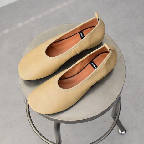 [^:D51002]ANGEL ALARCON (Aw AR)́AXyC̕wlCuhłB1999NɃX^[gfUC琶Y܂ňтăXyCōsĂ܂BɖASnǂ͓IȌC𗚂Ă炢ƂÔƁA݂ł̓[bp݂̂Ȃ炸AI[XgAAJi_A{ƓWJ𐢊E֍LĂ܂B{̌`ɋ߂Iu[NgE̗pfB[vJbg[q[pvX́AƂSnłBVvȃfUCŃfC[Ɋ􂵂ĂꑫBATTENTIONECɕیV[\Ăꍇ܂Bp̍ۂ͔ĂgpB܂Ai̍ۂɕیV[ꕔꍇ܂BEVRfނgpĂꍇAL̂ɂ\܂Asǂł͂܂BCɂȂꍇ͕ʂ̗ǂꏊɒuĂƌy邩Ǝv܂̂łBEv̕\ʂ̓LYt₷ׁA舵ɂ͏\ɂӂBJȂǂŔGꂽꍇAFڂ肷ꍇ܂B܂v̕iێ̂߁AȂׂG炳Ȃ悤ӉBEYߒɐ鑽̃LYVꍇ܂B܂fނ̓A኱̐FCꂪꍇ܂Apɂ͖育܂BEAɑjꍇ܂iɉe͂܂BEBě̓ɂFČꍇ܂ B܂Aql̂gPCj^[X}[gtHʂȂǂ̊ɂFۂ̏iƈČꍇ܂BETCYZ(\L)͂܂ŖڈƂȂ܂B̌`ɂKTCY̌l܂Bd:222g