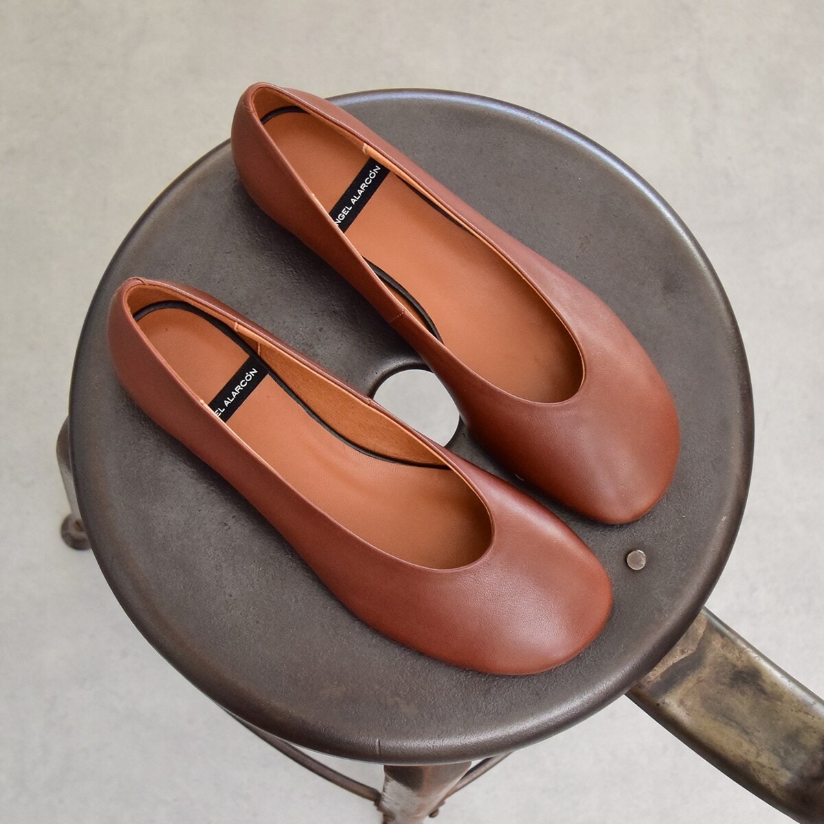 【FABIO RUSCONI】ポインテッドトウバックルバックバンド　※箱なし FABIO RUSCONI】ポインテッドトウバックルバックバンド ※箱なし